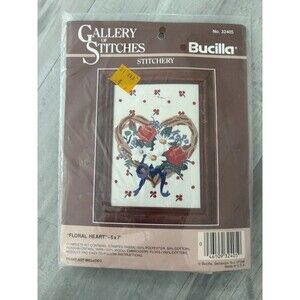 VTG Bucilla Gallery of Stitches 32405 Floral Heart 5”x7”